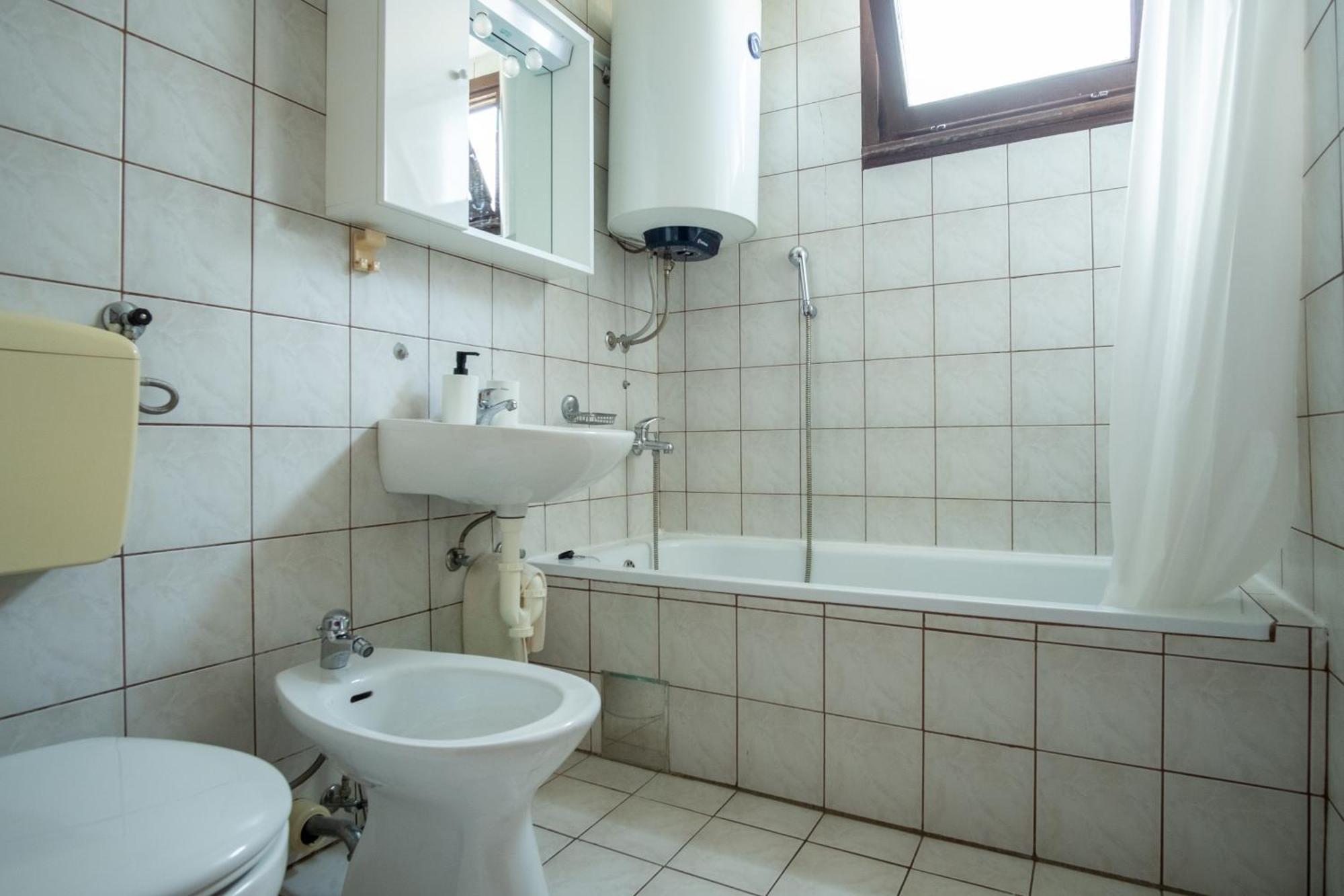 Apartments Jan Баньоле Екстериор снимка