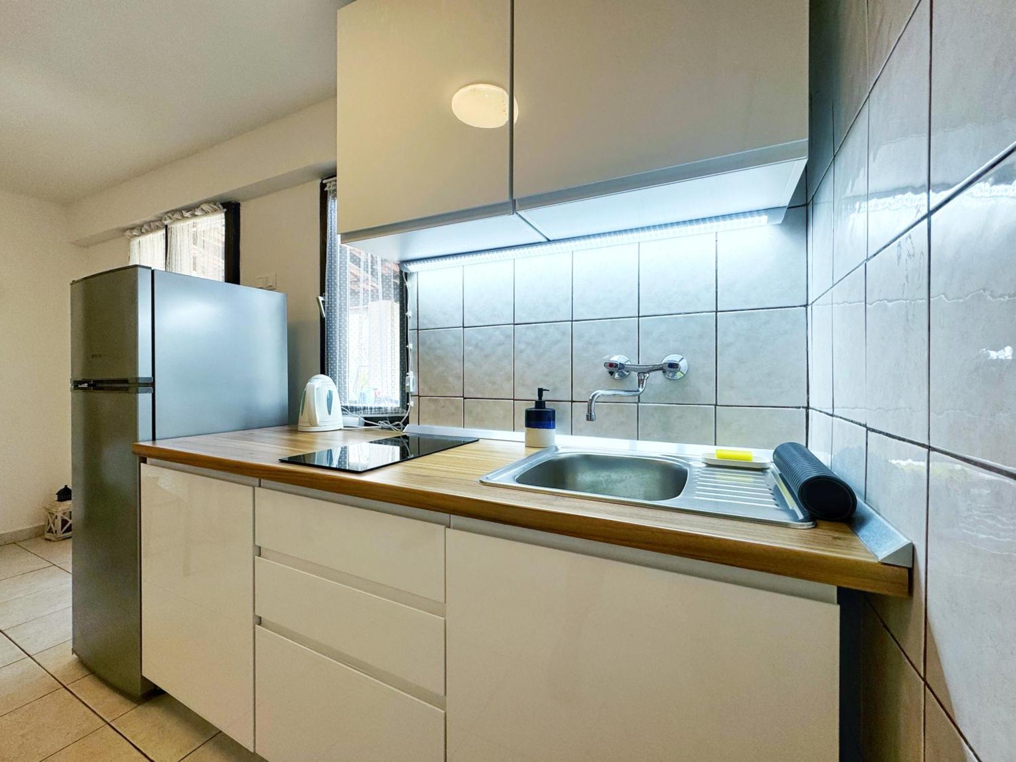Apartments Jan Баньоле Екстериор снимка