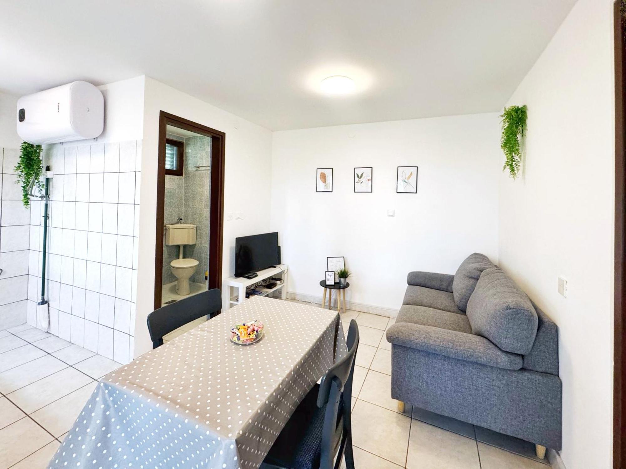 Apartments Jan Баньоле Екстериор снимка